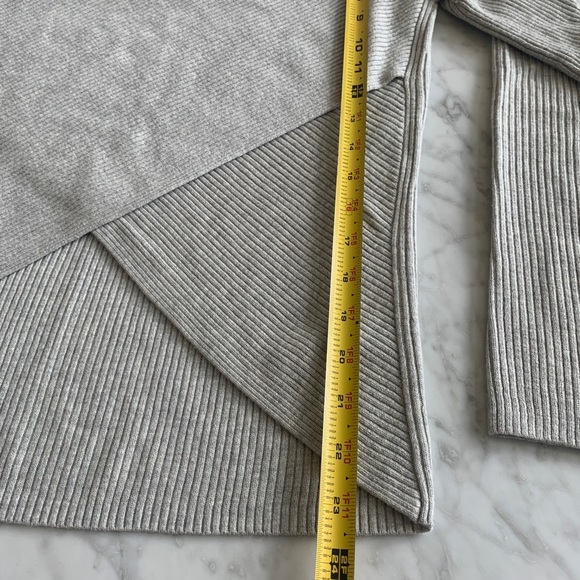 Babaton sweater - Picture 9 of 10